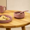 Růžový set silikonového talíře a misky kave home Lili -fv-interier-25