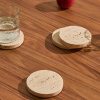 Set čtyř béžových kamenných podtácků Kave Home Zera -fv-interier-25