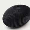 Šedá skleněná váza Kave Home Nivra 15 cm -fv-interier-25