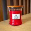 Střední vonná svíčka Woodwick, Crimson Berries -fv-interier-25