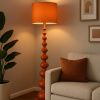 Kovová stojací lampa When Orange is King 150 cm -fv-interier-25