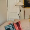 Černá kovová stojací lampa JULIET 148 cm -fv-interier-25