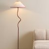 Červená kovová stojací lampa JULIET 148 cm -fv-interier-25
