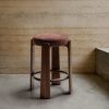 Hnědá ořechová barová židle Kave Home Granite II. 75 cm -fv-interier-25