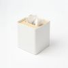 Bílý kovový box na ubrousky Rin 13 x 13 cm -fv-interier-25