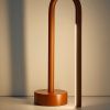 Červená přenosná stolní lampa Bow -fv-interier-25