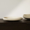 Béžový dekorativní talíř Kave Home Mireni Ø29 cm -fv-interier-25