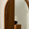 Dřevěné zrcadlo Kave Home Milsa 155 x 55 cm -fv-interier-25