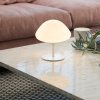 Opálově bílá skleněná stolní lampa Halo Design Mini Mush 17 cm -fv-interier-25