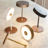 Bílá kovová nabíjecí stolní LED lampa Halo Design On the Move 19 cm -fv-interier-25