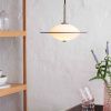 Opálově bílé skleněné závěsné světlo Halo Design Orbit 24 cm s mosazným zavěšením -fv-interier-25