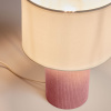 Růžová stolní lampa kave home Bianella 29 cm -fv-interier-25