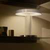 Bílá kovová stolní LED lampa Trezzi -fv-interier-25