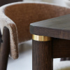 Tmavá dubová jídelní židle Unique Furniture Revere s béžovým sedákem -fv-interier-25