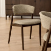 Tmavá dubová jídelní židle Unique Furniture Revere s béžovým sedákem -fv-interier-25
