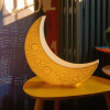 Bílá porcelánová stolní LED lampa My Tiny Moon -fv-interier-25