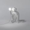 Bílá stolní lampa Monkey -fv-interier-25