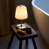 Bílá skleněná nabíjecí stolní LED lampa Halo Design Room 49 28 cm s mosaznou podstavou -fv-interier-25