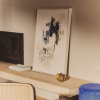 Abstraktní obraz Kave Home Erale 90 x 60 cm -fv-interier-25