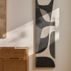 Černobílý abstraktní obraz Kave Home Onure 180 x 45 cm -fv-interier-25