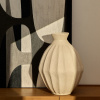 Béžová váza Kave Home Arquena 46 cm -fv-interier-25