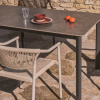 Šedý stůl s keramickou deskou kave home Anafi 80 x 140 cm -fv-interier-25