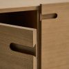 Dubový TV stolek Kave Home Arelida 200 x 40 cm -fv-interier-25
