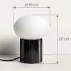 Černá mramorová stolní lampa kave home Idela Ø16 cm