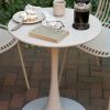 Béžový kovový zahradní bistro stolek Leira ø 60 cm -fv-interier-25