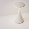 Bílá kovová nabíjecí stolní LED lampa Nova Luce Elbo -fv-interier-25