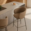 Hnědá čalouněná barová židle Kave Home Maina 65 cm -fv-interier-25