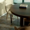 Ořechový rozkládací jídelní stůl Kave Home Artis 120/170 x 120 cm -fv-interier-25