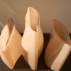 Růžová skleněná váza Kave Home Ardeni 18 cm -fv-interier-25