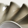 Šedá skleněná váza Kave Home Lurea 19 cm -fv-interier-25