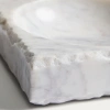 Bílý mramorový dekorativní tácek Kave Home Vemi 20 x 20 cm -fv-interier-25