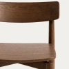 Hnědá dřevěná barová židle Kave Home Evera 66 cm s opěradlem -fv-interier-25