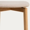 Dřevěná barová židle Kave Home Evera 67 cm s čalouněným sedákem -fv-interier-25