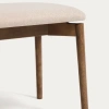 Hnědá dřevěná lavice Kave Home Evera 122 cm s čalouněým sedákem -fv-interier-25