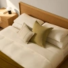 Dubová postel Kave Home Norlen 180 x 200 cm s čelem -fv-interier-25