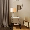 Bílá mramorová stolní lampa Gubi Gravity 49 cm s bílým stínidlem -fv-interier-25