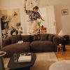 Tmavě hnědá sametová rozkládací pohovka Martina 280 cm, levá -fv-interier-25