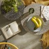 Šedý terrazzo odkládací stolek Kave Home Delano 55 cm -fv-interier-25